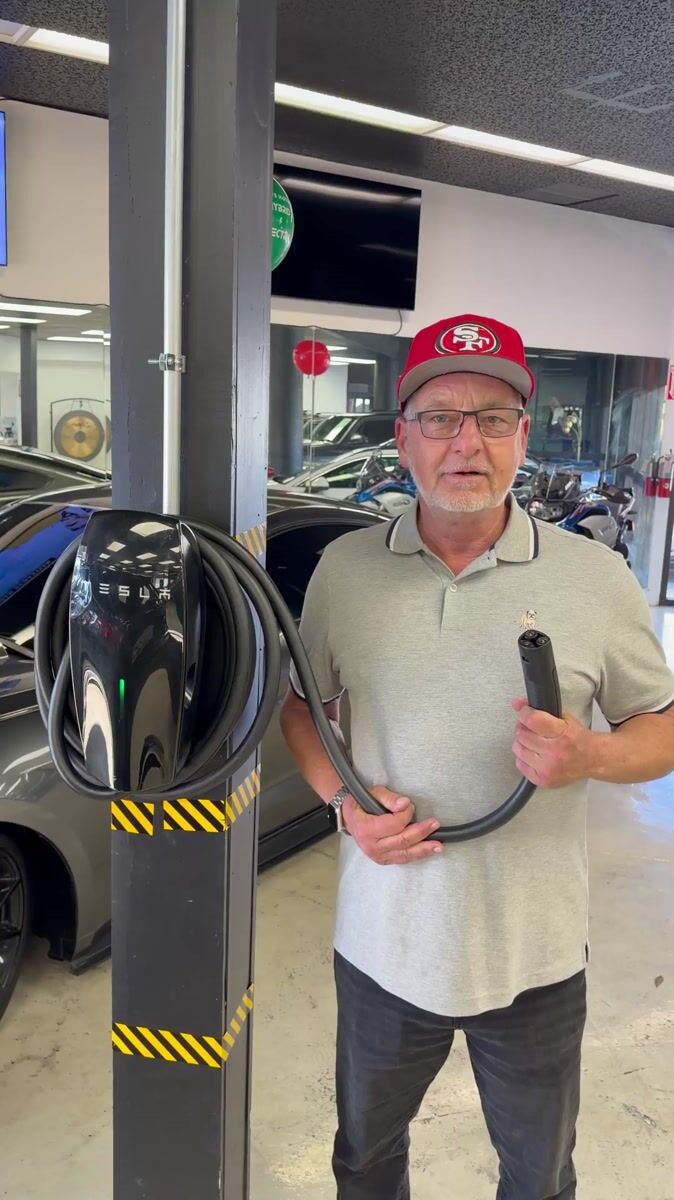 Video thumbnail for 2018 Tesla Model 3