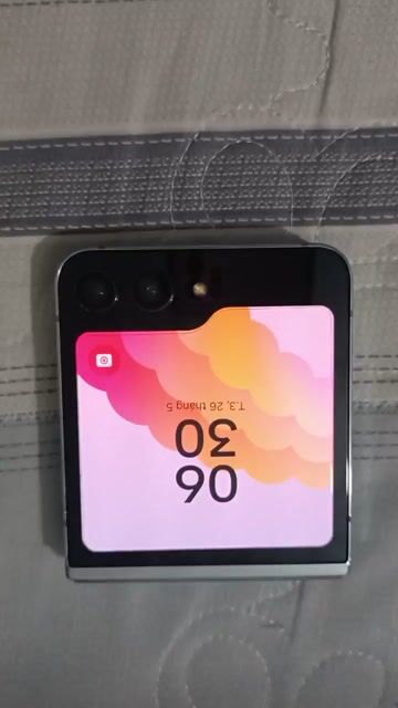 Samsung Z Flip Gập Bạc. Mua bán Điện thoại tại Huyện Tân Hiệp Kiên Giang được đăng bởi Trần Quốc Bảo hình 1