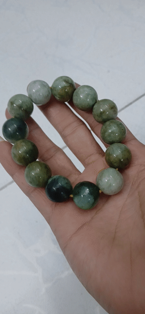 vòng đá ngọc cẫm thạch xưa 16li pass 490k. Mua bán Phụ kiện thời trang khác tại Quận 8 Tp Hồ Chí Minh được đăng bởi nguyễn phúc hậu hình 1