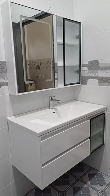Tủ gương lavabo Trắng 120x70cm. Mua bán Thiết bị vệ sinh, nhà tắm tại Quận Cái Răng Cần Thơ được đăng bởi mr. cuong hình 1