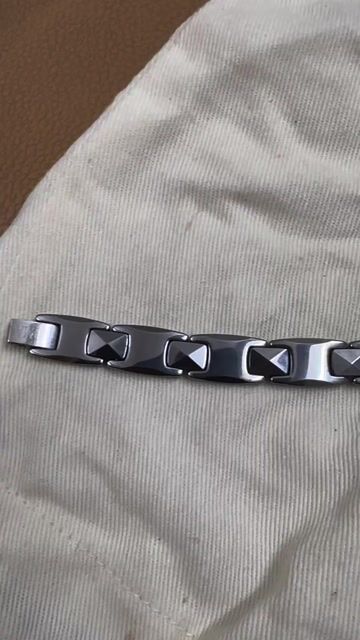 Lắc tay nam kim loại bạc. Mua bán Phụ kiện thời trang khác tại Quận Bình Thạnh Tp Hồ Chí Minh được đăng bởi Dai Tien hình 1