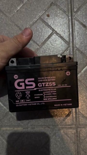 ắc quy xe máy gs. Mua bán Phụ tùng xe tại Thành phố Thủ Đức Tp Hồ Chí Minh được đăng bởi hoàng long hình 1
