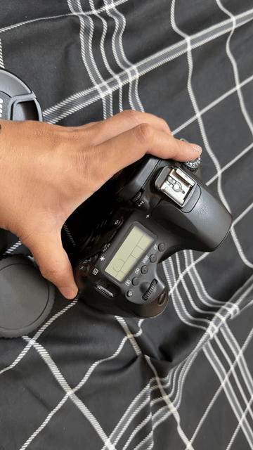 Máy ảnh Canon 60D lỗi chỉ báo pin, không lên nguồn. Mua bán Máy ảnh, Máy quay tại Quận Hà Đông Hà Nội được đăng bởi Trần Hưng  hình 1
