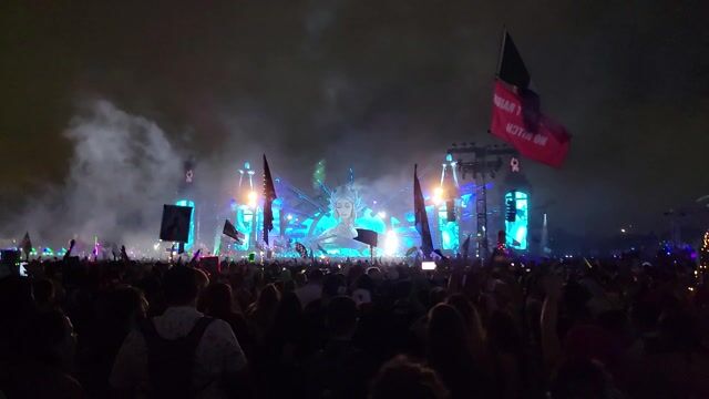 Festival main stage wide shots