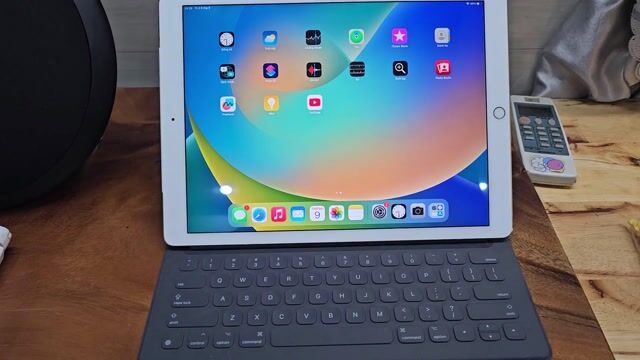 Apple iPad Pro 12.9 inch 128GB Vàng. Mua bán Máy tính bảng tại Thị xã Bến Cát Bình Dương được đăng bởi Hung Nguyen hình 1