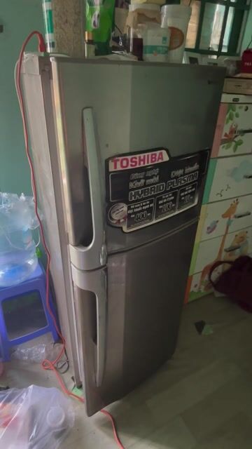 Tủ lạnh Toshiba 280 lít 2 cửa ngăn đá trên. Mua bán Tủ lạnh tại Quận Gò Vấp Tp Hồ Chí Minh được đăng bởi Quân hình 1