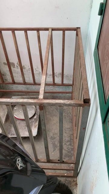 Chuồng nuôi chó, gia súc 1m2x1mx1m đã sử dụng. Mua bán Phụ kiện, Thức ăn, Dịch vụ tại Thành phố Nha Trang Khánh Hòa được đăng bởi Quỳnh  hình 1