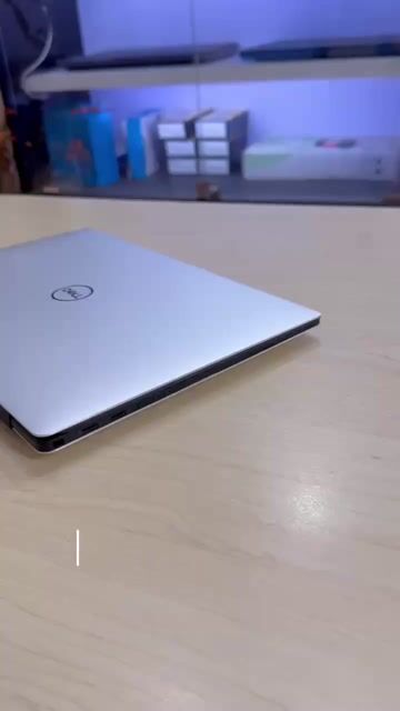 Dell XPS 13 9370 US i7 8550U RAM 8GB màn 4K touch. Mua bán Laptop tại Quận Thanh Xuân Hà Nội được đăng bởi Ngọc Lan hình 1