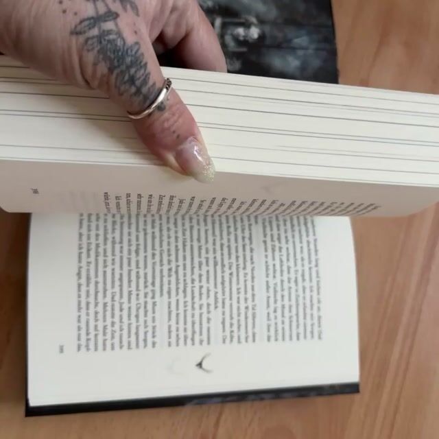 Ein Buch was sich von Anfang bis Ende gut und flüssig lesen lässt, der Schreibstil gefiel mir sehr gut. Das Buch ist nicht ohne und so bei der Hälfte hatte ich auch mal Rotz und Wasser geheult. Ein sehr gutes Si-Fi-Horror Buch. Ich kann es nur empfehlen. Den Film zum Buch werde ich mir auch noch anschauen, werde aber sicherlich enttäuscht sein, wie immer wird das Buch besser sein.