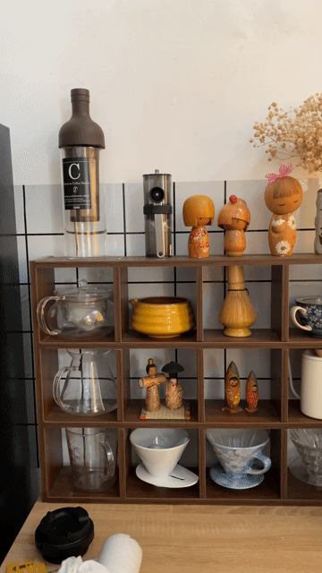 Kệ trưng bày Gỗ Nâu 65x45cm 12 ô. Mua bán Tủ, kệ gia đình tại Quận Gò Vấp Tp Hồ Chí Minh được đăng bởi Hiền Lê hình 1