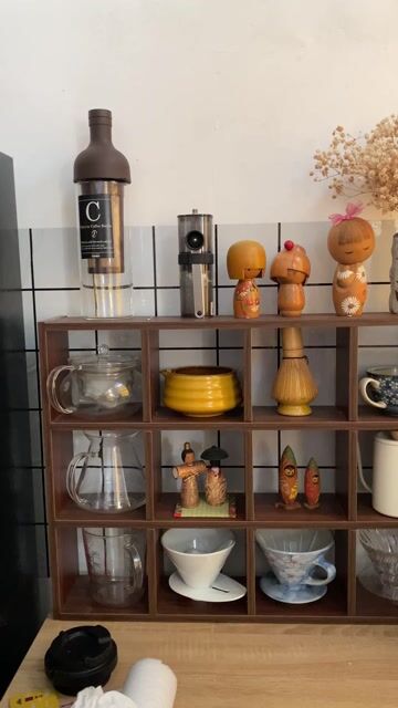 Kệ trưng bày Gỗ Nâu 65x45cm 12 ô. Mua bán Tủ, kệ gia đình tại Quận Gò Vấp Tp Hồ Chí Minh được đăng bởi Hiền Lê hình 1