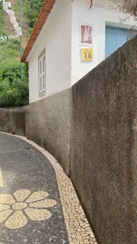 The lane to Joe's Bar, Jardim do Mar