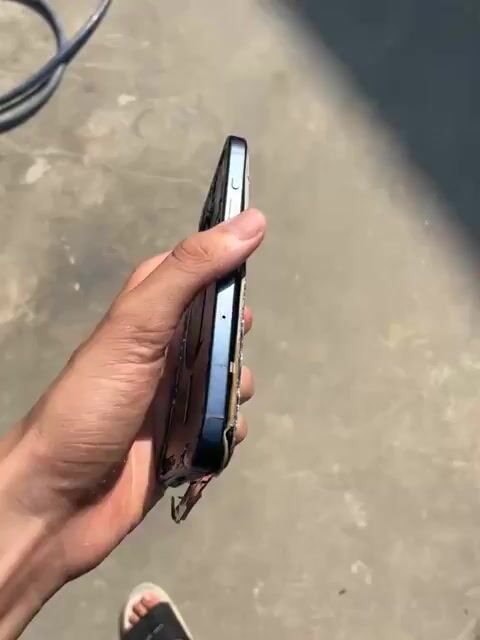 iPhone 15 pro bể nát đã thoát icloud từ xa. Mua bán Điện thoại tại Huyện Quỳnh Lưu Nghệ An được đăng bởi Ngô Huy hình 1