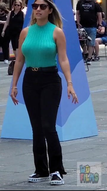 Daytime street, clothed, no issues
