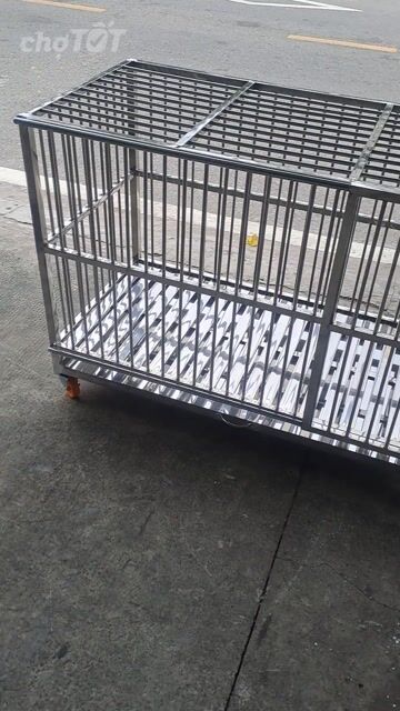 Chuồng chó Inox 30-35kg 1m2x62x90 có khay bánh xe. Mua bán Phụ kiện, Thức ăn, Dịch vụ tại Thành phố Thuận An Bình Dương được đăng bởi Inox79 hình 1
