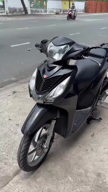 Honda Vision Đen bóng Zin êm. Mua bán Xe máy tại Thị xã Bến Cát Bình Dương được đăng bởi xe máy trả góp tín nghĩa  hình 1