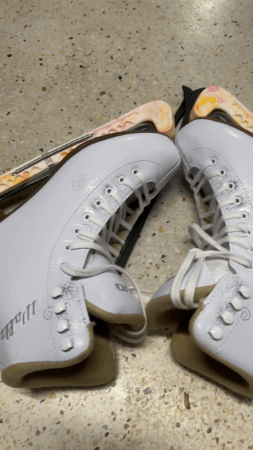 Giày trượt băng Waltz Nữ size 39 Trắng. Mua bán Đồ thể thao, Dã ngoại tại Quận 4 Tp Hồ Chí Minh được đăng bởi Tên chưa cung cấp hình 1