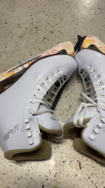 Giày trượt băng Waltz Nữ size 39 Trắng. Mua bán Đồ thể thao, Dã ngoại tại Quận 4 Tp Hồ Chí Minh được đăng bởi Tên chưa cung cấp hình 1