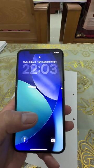 IPhone 11 Pro Max 512GB Gold. Mua bán Điện thoại tại Quận Liên Chiểu Đà Nẵng được đăng bởi Kevin hình 1
