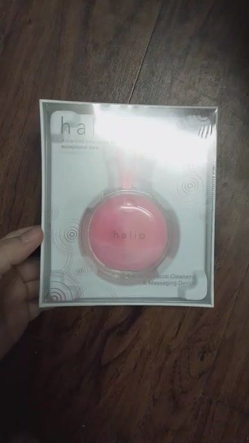 Máy rửa mặt Halio Sensitive new 100% nguyên seal. Mua bán Phụ kiện thời trang khác tại Quận Hoàn Kiếm Hà Nội được đăng bởi Thùy Linh  hình 1