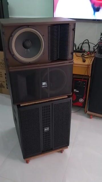 Loa treo Jbl-k81 vỏ nâu bass 2t5(hàng mới 100%). Mua bán Tivi, Âm thanh tại Quận 12 Tp Hồ Chí Minh được đăng bởi Audio Bùi Môn hình 1