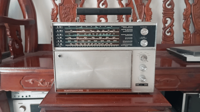 Đài radio MASTERWORK 6 băng tần. Mua bán Tivi, Âm thanh tại Quận Phú Nhuận Tp Hồ Chí Minh được đăng bởi chú bo 60 tuổi  hình 1