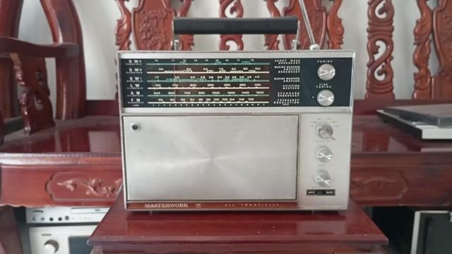 Đài radio MASTERWORK 6 băng tần. Mua bán Tivi, Âm thanh tại Quận Phú Nhuận Tp Hồ Chí Minh được đăng bởi chú bo 60 tuổi  hình 1