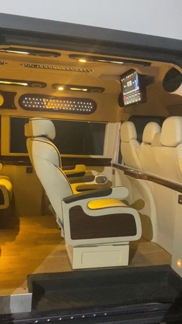 Ford Transit 2015 - bản limousine 10 ghế ngả vip. Mua bán Ô tô tại Thành phố Thuận An Bình Dương được đăng bởi Tuan Minh hình 1