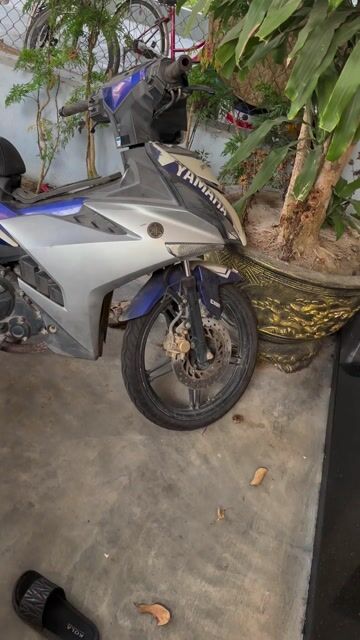 xe không đi nên bán máy móc còn nguyên rin. Mua bán Xe máy tại Huyện Núi Thành Quảng Nam được đăng bởi Lai Bùi hình 1