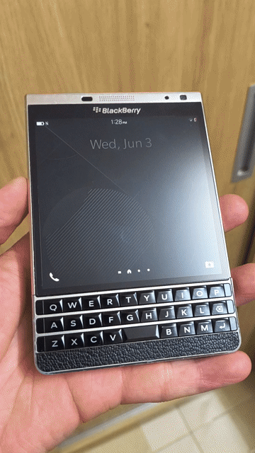 Blackberry passport silver dán skin da không lỗi. Mua bán Điện thoại tại Quận Bình Thạnh Tp Hồ Chí Minh được đăng bởi Lương  hình 1