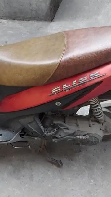 Honda Click Đỏ đã qua sử dụng. Mua bán Xe máy tại Quận Hoàng Mai Hà Nội được đăng bởi Nguyễn Khánh Trực hình 1