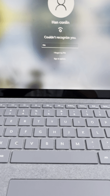 Microsoft Surface Laptop 2 i5 128GB Xám. Mua bán Laptop tại Quận Bình Tân Tp Hồ Chí Minh được đăng bởi Vương Hà  hình 1