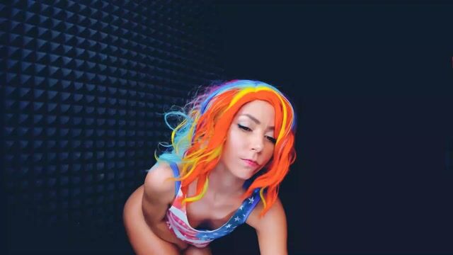 Model - EvilinTwin crazy