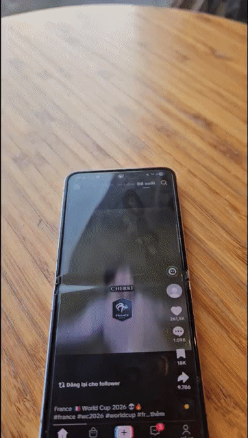 Samsung Galaxy Z Flip Trắng. Mua bán Điện thoại tại Quận 8 Tp Hồ Chí Minh được đăng bởi nguyễn thạch hùng hình 1