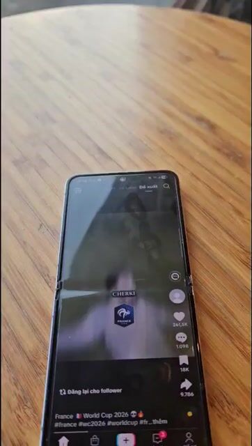Samsung Galaxy Z Flip Trắng. Mua bán Điện thoại tại Quận 8 Tp Hồ Chí Minh được đăng bởi nguyễn thạch hùng hình 1