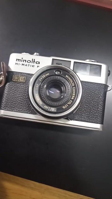 Máy ảnh film Minolta hi-matic F