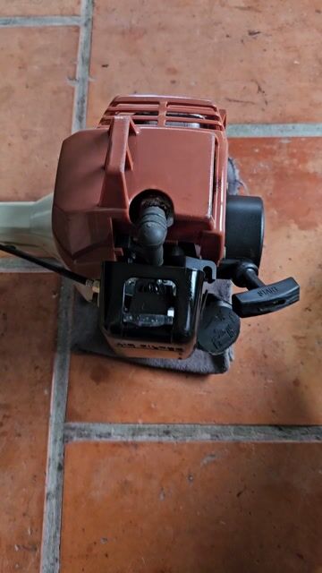 Máy cắt cỏ Stihl FS2300 Nhật Bản đã qua sử dụng. Mua bán Đồ chuyên dụng, Giống nuôi trồng tại Quận 4 Tp Hồ Chí Minh được đăng bởi Máy nhật bãi  hình 1