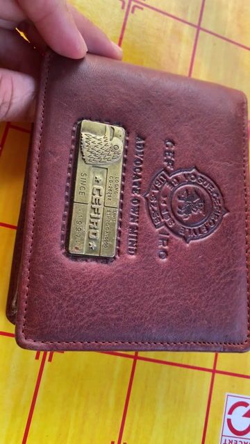 Ví nam da bò thật nhỏ gọn. Mua bán Túi xách tại Thành phố Cà Mau Cà Mau được đăng bởi Shop Da Thật hình 1