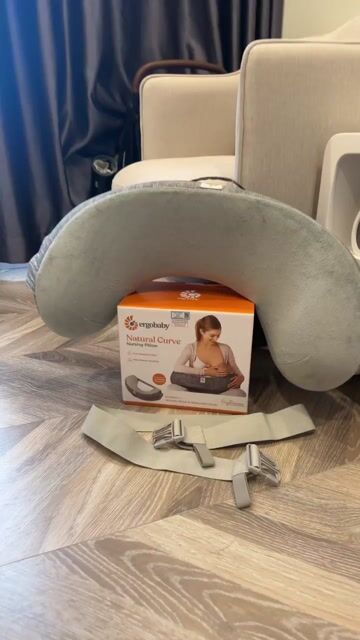 Pass Gối Cho Con Bú Ergobaby Natural Curve