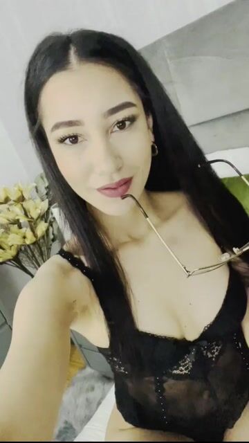 Model - SophieElle blowjob