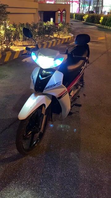 Bán Si kiểng đẹp , máy móc bao ngon êm ru. Mua bán Xe máy tại Thành phố Huế Thừa Thiên Huế được đăng bởi Lê nam hình 1