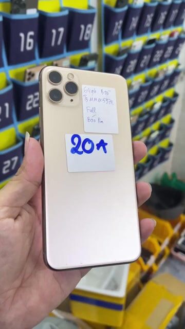 iPhone 11 Pro Max 64GB Vàng. Mua bán Điện thoại tại Quận 4 Tp Hồ Chí Minh được đăng bởi Quốc Đạt 888 hình 1