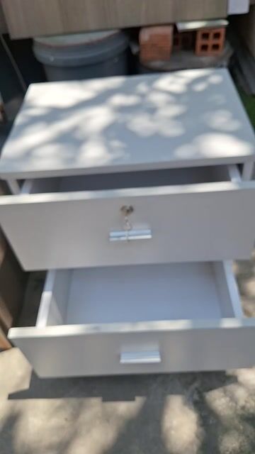 Tủ đầu giường Melamine trắng. Mua bán Tủ, kệ gia đình tại Quận Bình Thạnh Tp Hồ Chí Minh được đăng bởi Thinh Nguyen hình 1