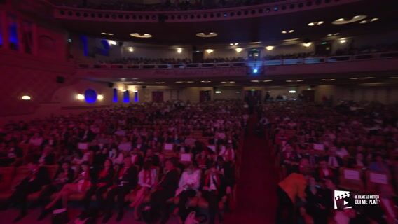 Que pense Jean Dujardin de la cérémonie au Grand Rex ?