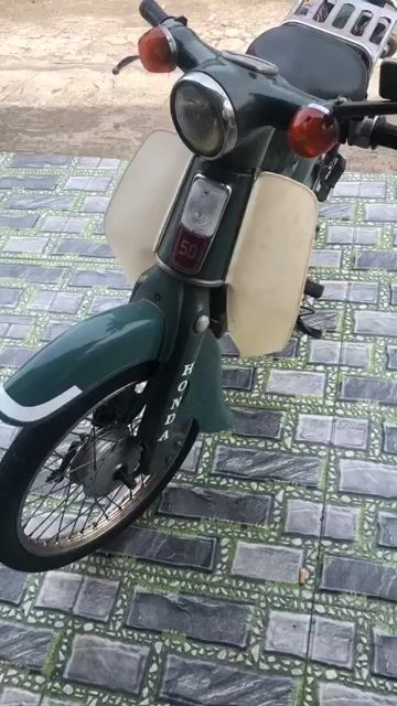 Honda Cub 50cc màu Trắng. Mua bán Xe máy tại Thị xã Tân Uyên Bình Dương được đăng bởi Dvdl Thành Công hình 1