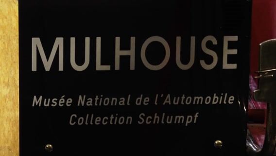 Restaurateur d'un musée de l'automobile