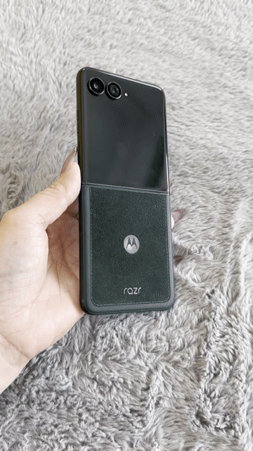 Motorola Razr 60 Ultra 512GB. Màu Xanh, Đẹp. Mua bán Điện thoại tại Quận Bình Tân Tp Hồ Chí Minh được đăng bởi Hoàng Anh hình 1