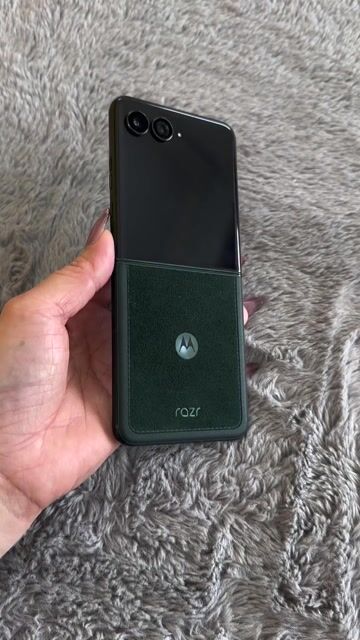 Motorola Razr 60 Ultra 512GB. Màu Xanh, Đẹp. Mua bán Điện thoại tại Quận Bình Tân Tp Hồ Chí Minh được đăng bởi Hoàng Anh hình 1