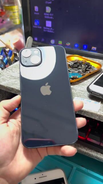 Apple iPhone 13 Đen. Mua bán Điện thoại tại Quận Tân Phú Tp Hồ Chí Minh được đăng bởi Tuyết Hoa hình 1