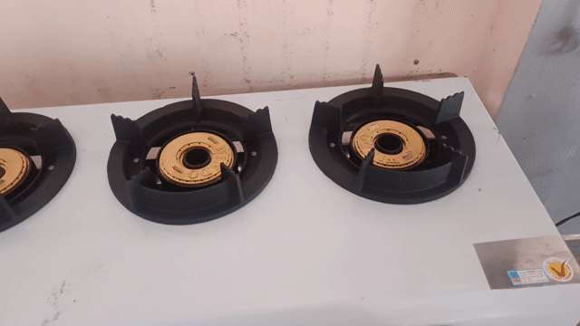 Bếp Khè Bán Công Nghiệp 3 lò. Mua bán Bếp, lò, đồ điện nhà bếp tại Quận Gò Vấp Tp Hồ Chí Minh được đăng bởi Gas Bình Minh hình 1